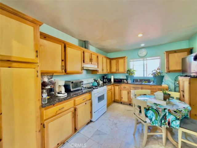 11454 Sunburst Street, Sylmar, CA 91342