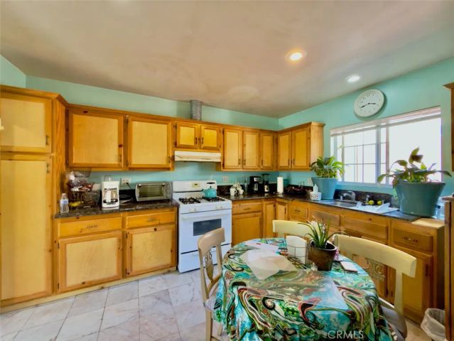 11454 Sunburst Street, Sylmar, CA 91342
