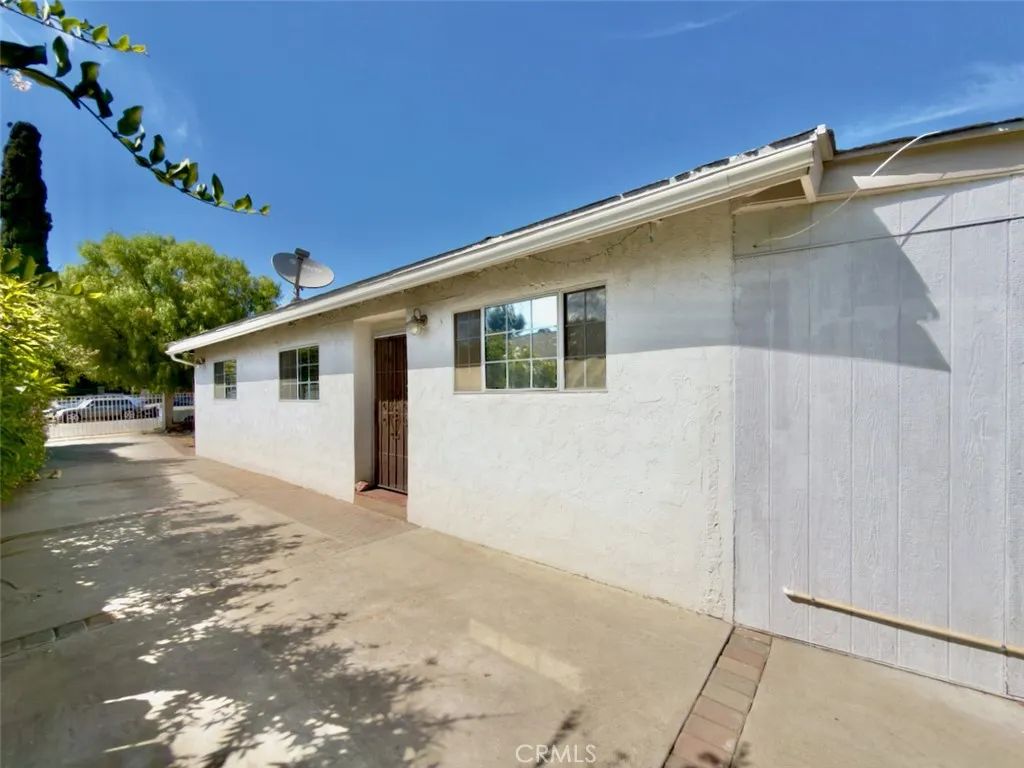 11454 Sunburst Street, Sylmar, CA 91342