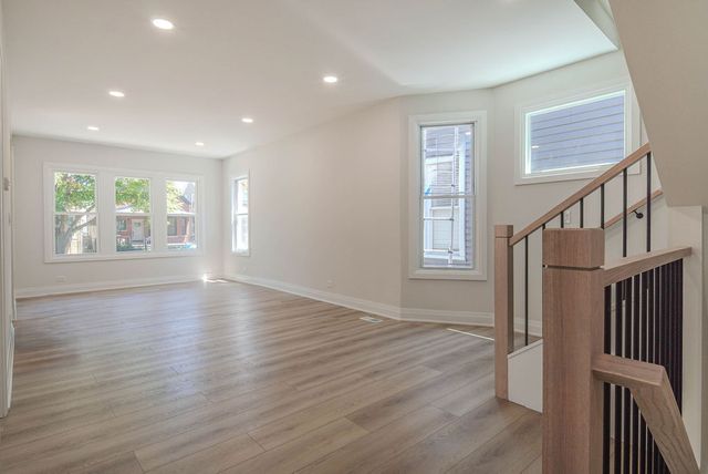 2250 N Kostner Avenue, Chicago, IL 60639