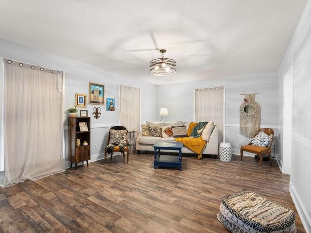 2856 Scarlett Dr, Lake Charles, LA 70611