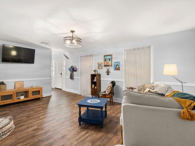 2856 Scarlett Dr, Lake Charles, LA 70611