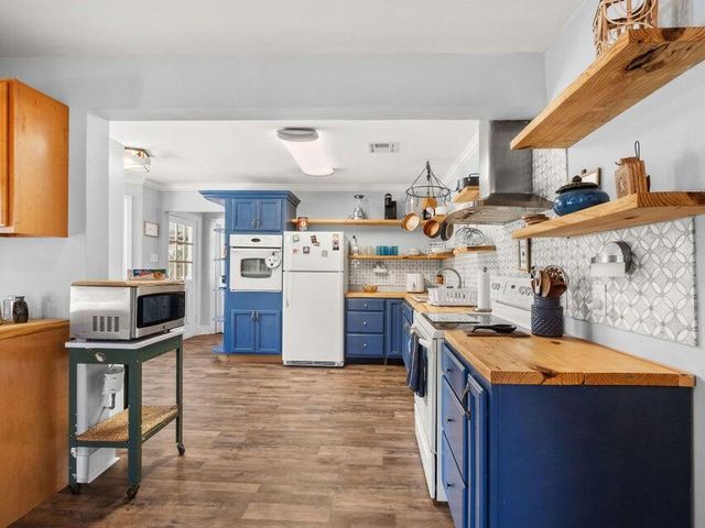 2856 Scarlett Dr, Lake Charles, LA 70611