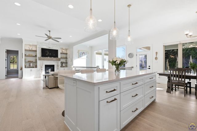 4108 SW Postoak DR, Topeka, KS 66610