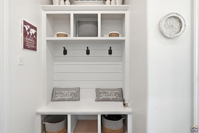 4108 SW Postoak DR, Topeka, KS 66610