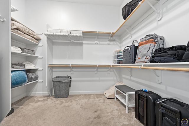 4108 SW Postoak DR, Topeka, KS 66610