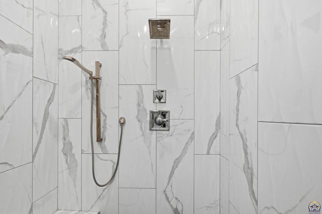 4108 SW Postoak DR, Topeka, KS 66610