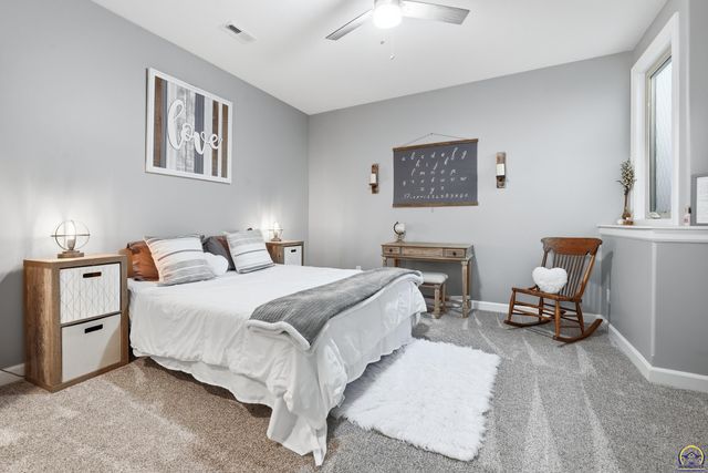 4108 SW Postoak DR, Topeka, KS 66610