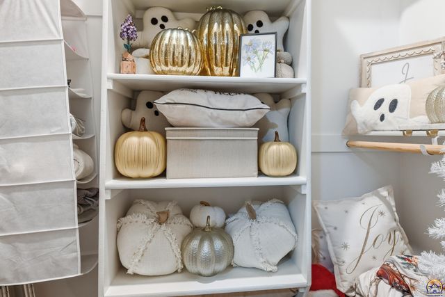 4108 SW Postoak DR, Topeka, KS 66610