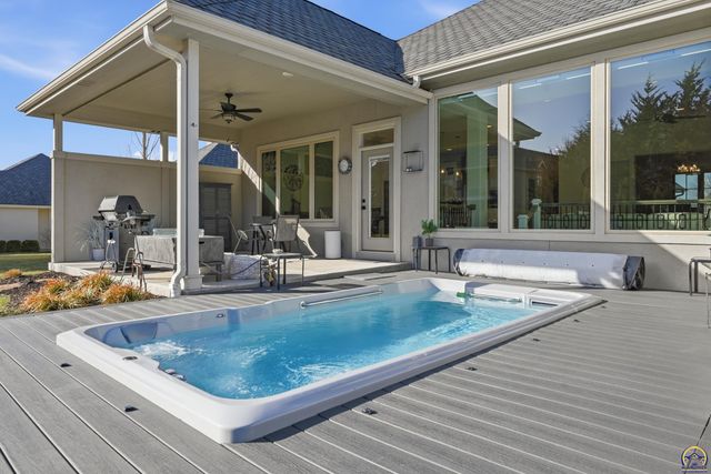 4108 SW Postoak DR, Topeka, KS 66610