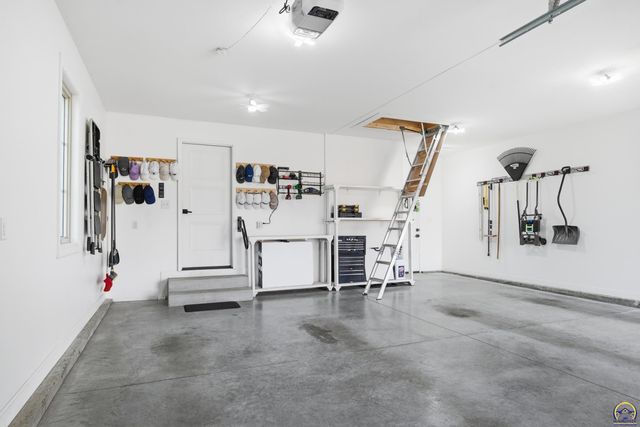 4108 SW Postoak DR, Topeka, KS 66610