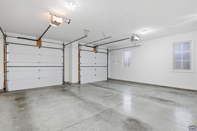 4108 SW Postoak DR, Topeka, KS 66610