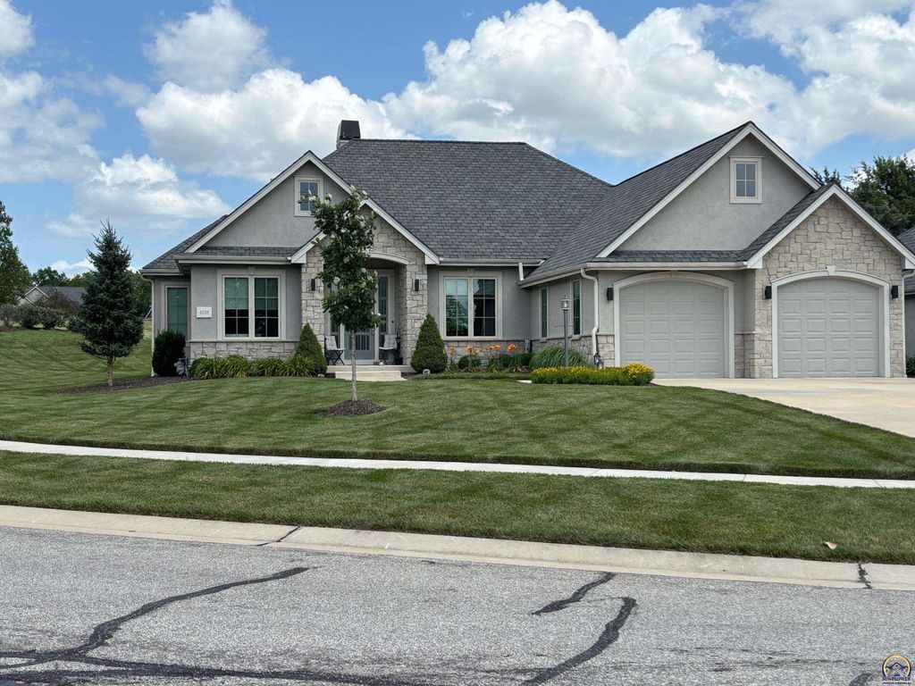 4108 SW Postoak DR, Topeka, KS 66610