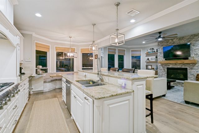 1604 Mcgreg Lane, Carrollton, TX 75010