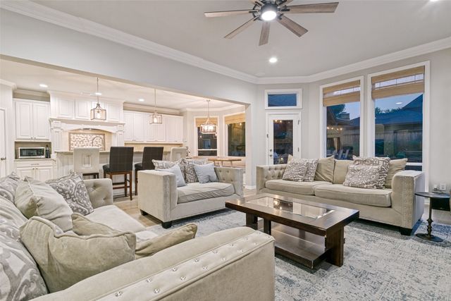 1604 Mcgreg Lane, Carrollton, TX 75010