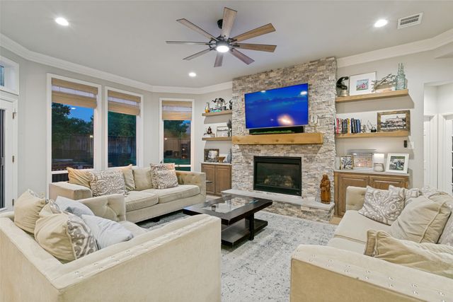 1604 Mcgreg Lane, Carrollton, TX 75010