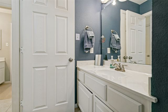 1604 Mcgreg Lane, Carrollton, TX 75010