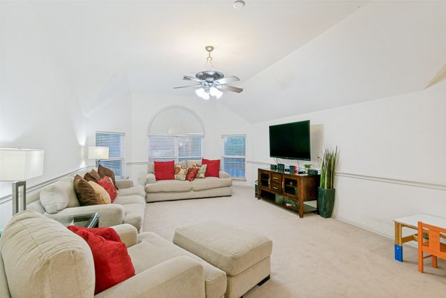 1604 Mcgreg Lane, Carrollton, TX 75010