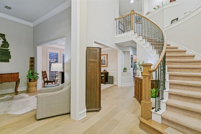 1604 Mcgreg Lane, Carrollton, TX 75010