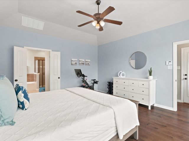 800 Kirby Drive, Lantana, TX 76226