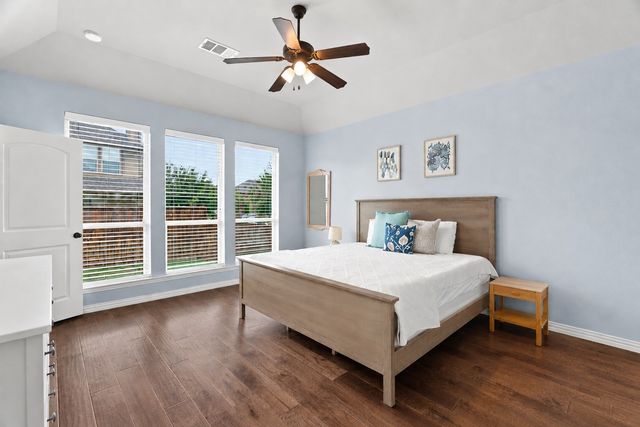800 Kirby Drive, Lantana, TX 76226