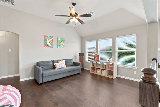 800 Kirby Drive, Lantana, TX 76226