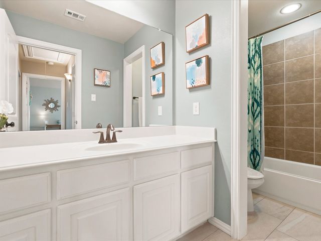 800 Kirby Drive, Lantana, TX 76226