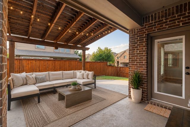 800 Kirby Drive, Lantana, TX 76226