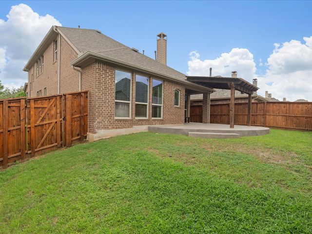 800 Kirby Drive, Lantana, TX 76226