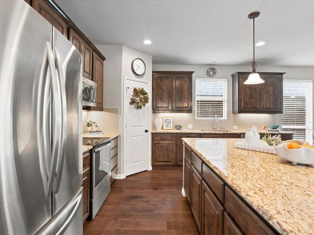 800 Kirby Drive, Lantana, TX 76226
