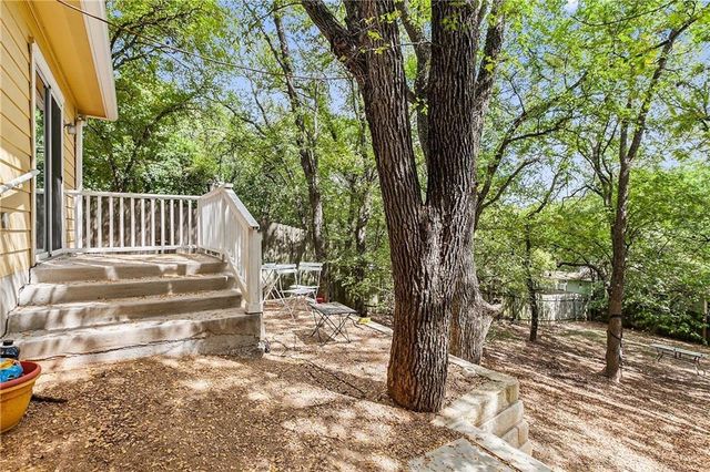 1311 E M Franklin Ave B, Austin, TX 78721