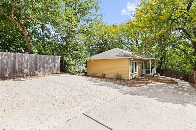 1311 E M Franklin Ave B, Austin, TX 78721