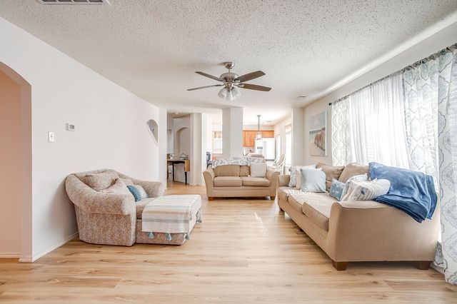 1700 Wolf Creek Drive, Arlington, TX 76018