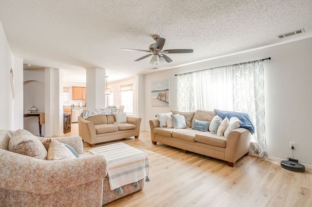 1700 Wolf Creek Drive, Arlington, TX 76018