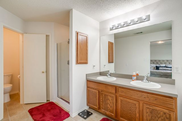 1700 Wolf Creek Drive, Arlington, TX 76018