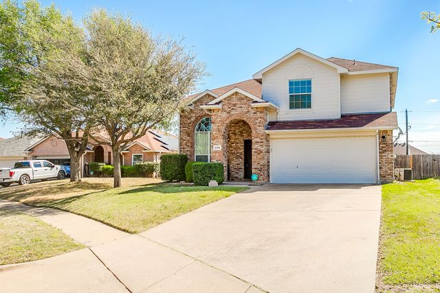 1700 Wolf Creek Drive, Arlington, TX 76018