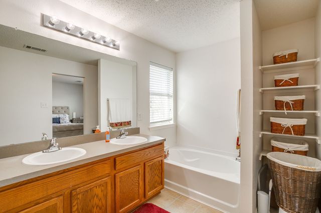 1700 Wolf Creek Drive, Arlington, TX 76018