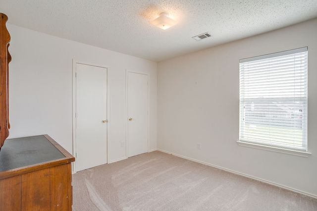 1700 Wolf Creek Drive, Arlington, TX 76018