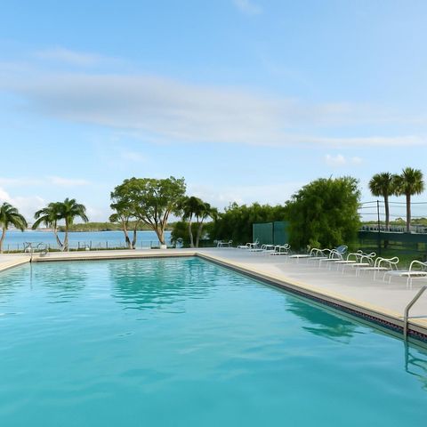 880 NE 69th Street 2g, Miami, FL 33138