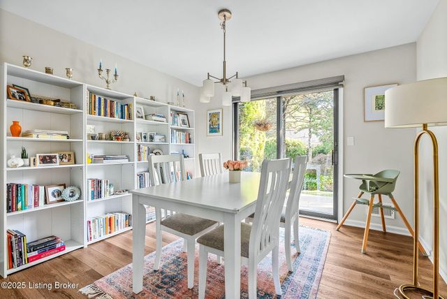 1515 Vivian Ln, Louisville, KY 40205