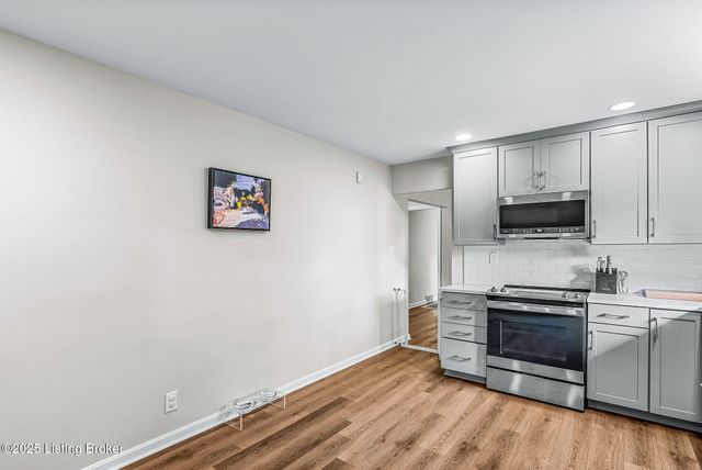 1515 Vivian Ln, Louisville, KY 40205