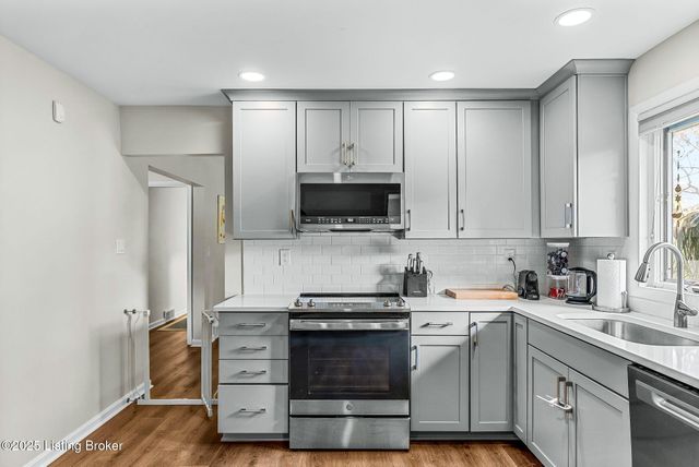 1515 Vivian Ln, Louisville, KY 40205