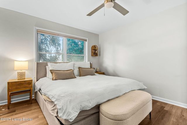 1515 Vivian Ln, Louisville, KY 40205