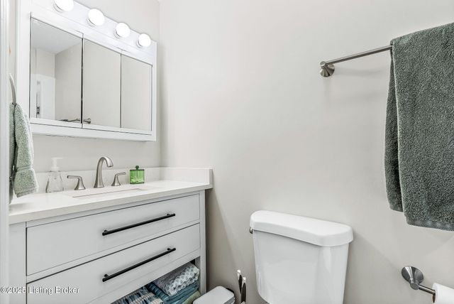 1515 Vivian Ln, Louisville, KY 40205