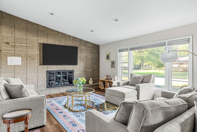 1515 Vivian Ln, Louisville, KY 40205