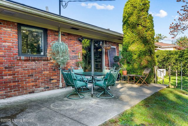 1515 Vivian Ln, Louisville, KY 40205