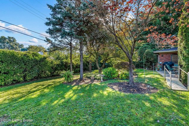 1515 Vivian Ln, Louisville, KY 40205