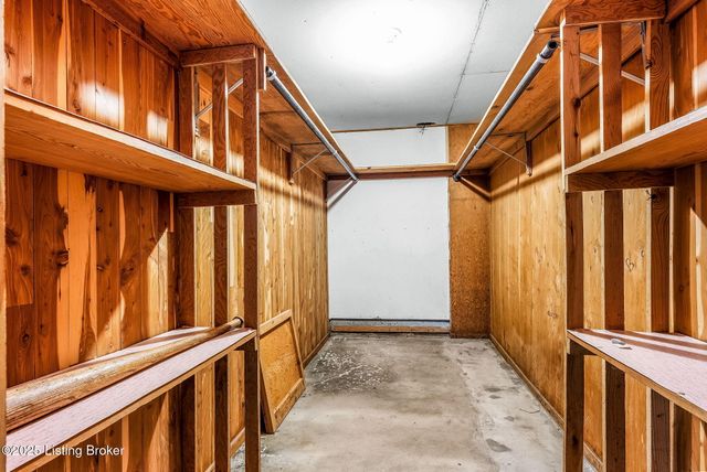 1515 Vivian Ln, Louisville, KY 40205