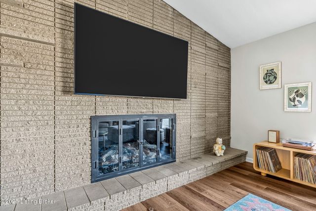 1515 Vivian Ln, Louisville, KY 40205