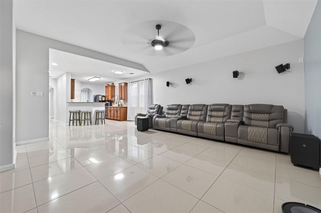 4492 Gran Canary Drive, League City, TX 77573
